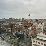 Stunning City View Apartment By Central Stay